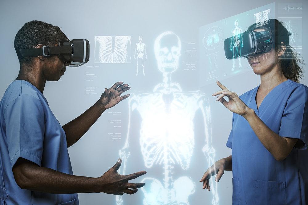 How Surgeons Use virtual reality Technology to Train and Adapt
